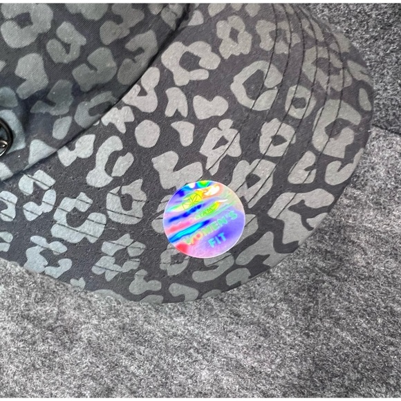 Gaiam Classic Leopard Fitness Hat - Picture 12 of 13